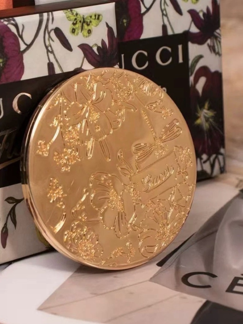 Gucci Gold Floral Compact Mirror - Picture 4 of 5